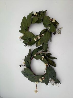 Green Leaf and White Berry Decorative Candle Wreath Duo